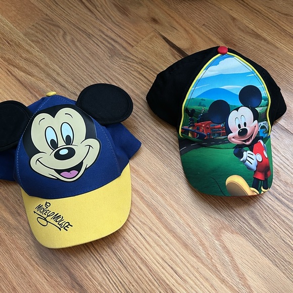 Sibling Disney clothes 3T,5 - Picture 8 of 10